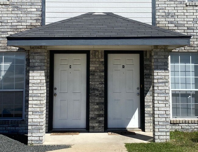 Primary Photo - 1708 Kylie Cir