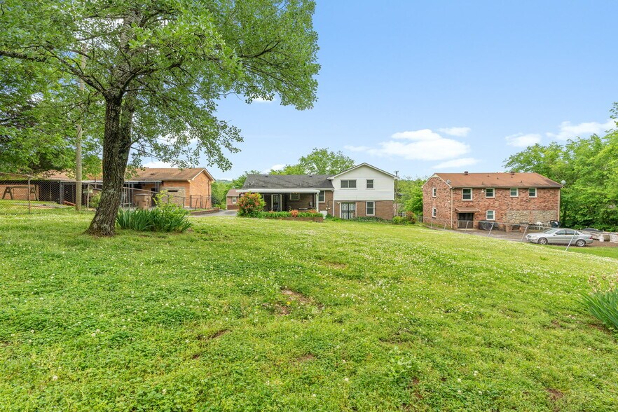 Building Photo - 3841 Dubois Dr