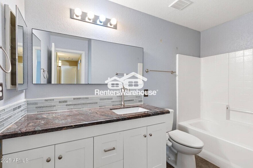 Building Photo - 39837 N Manetti St