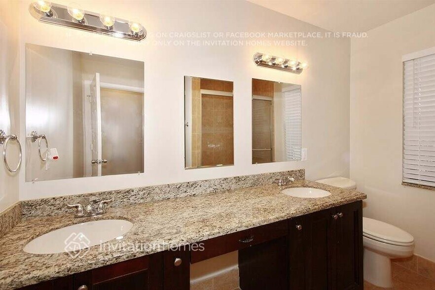 Building Photo - 5147 NW 51st Ave