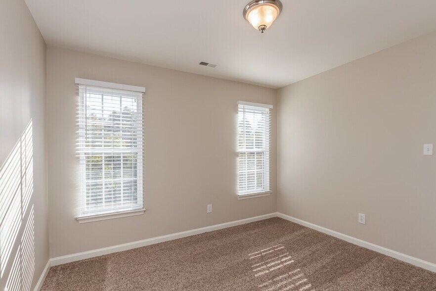 Building Photo - 13320 Willow Breeze Ln