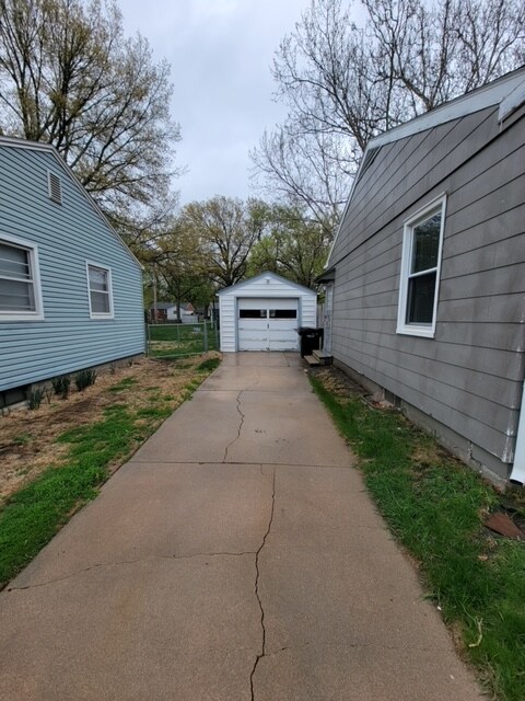 Building Photo - 3420 N 51st St