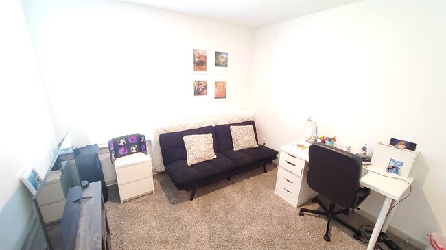 Building Photo - 4011 Itzle Is Ct