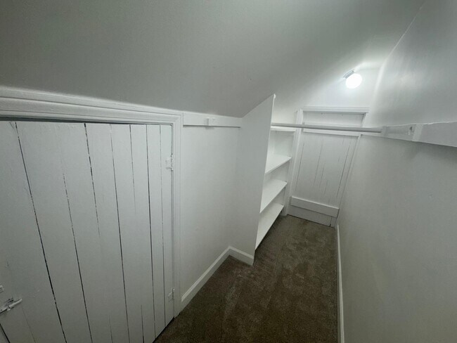 Building Photo - 15243 Eastwood St