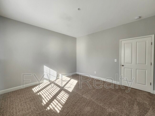 Building Photo - 8441 Callabee Way