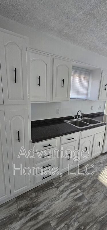 Building Photo - 9625 Beacon Ave