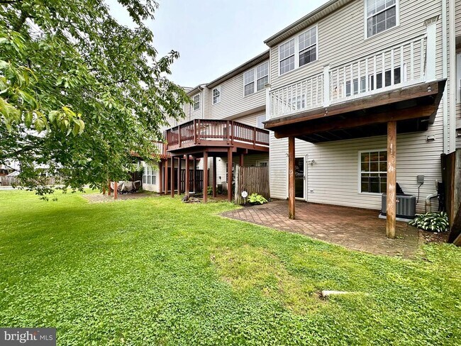 Building Photo - 2107 Mardic Dr