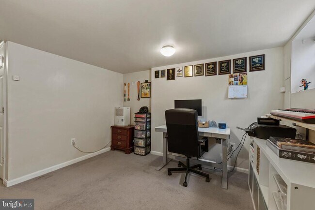 Building Photo - 1807 E Lombard St