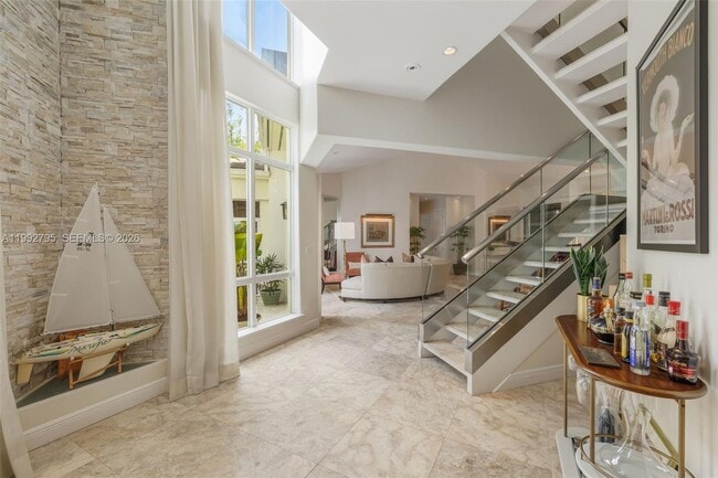 Building Photo - 755 Tiziano Ave