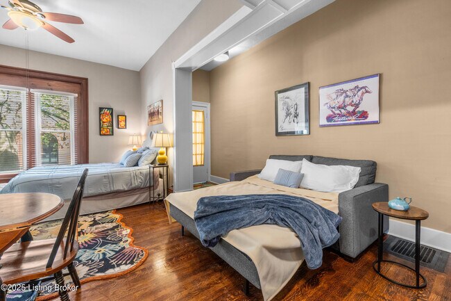 Building Photo - 1236 E Broadway