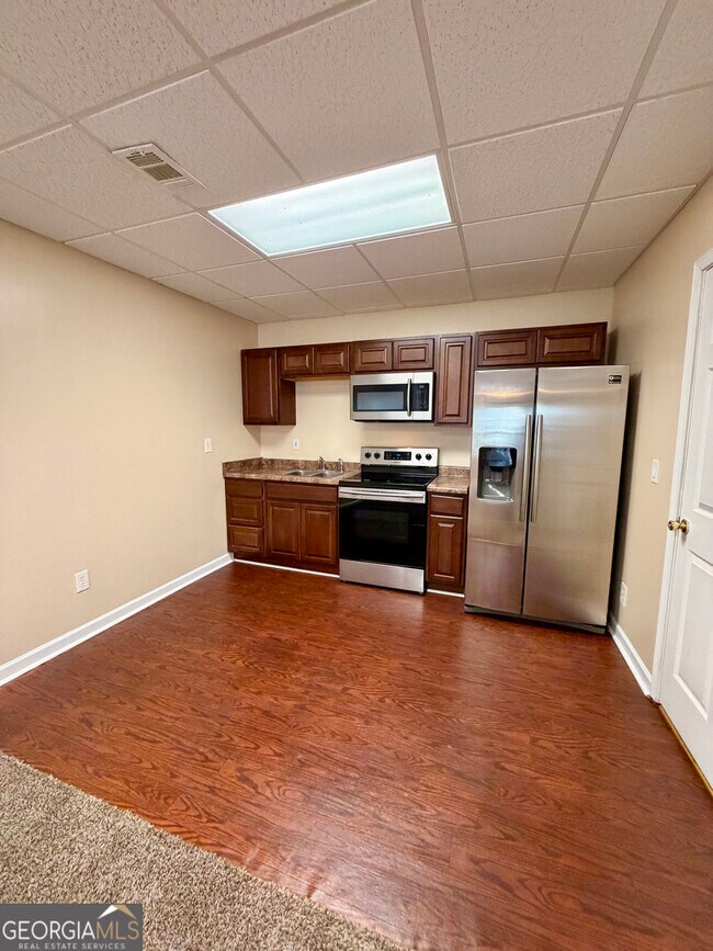 Building Photo - 604 Victorian Cir