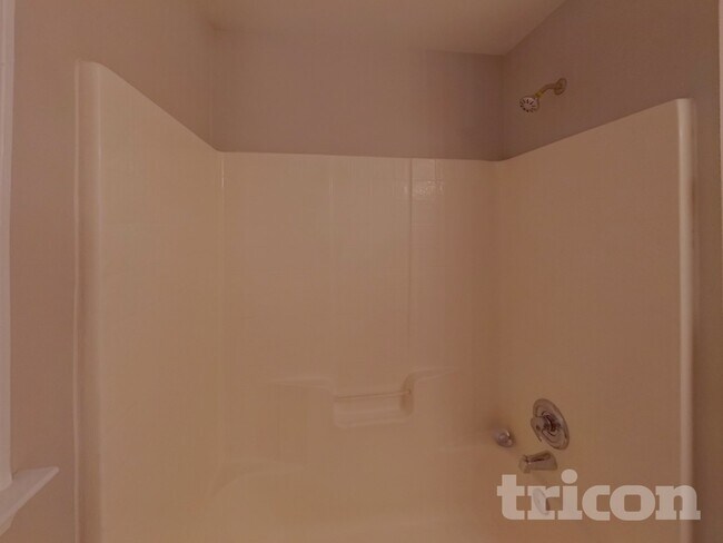 Building Photo - 9106 Valleyview Ct