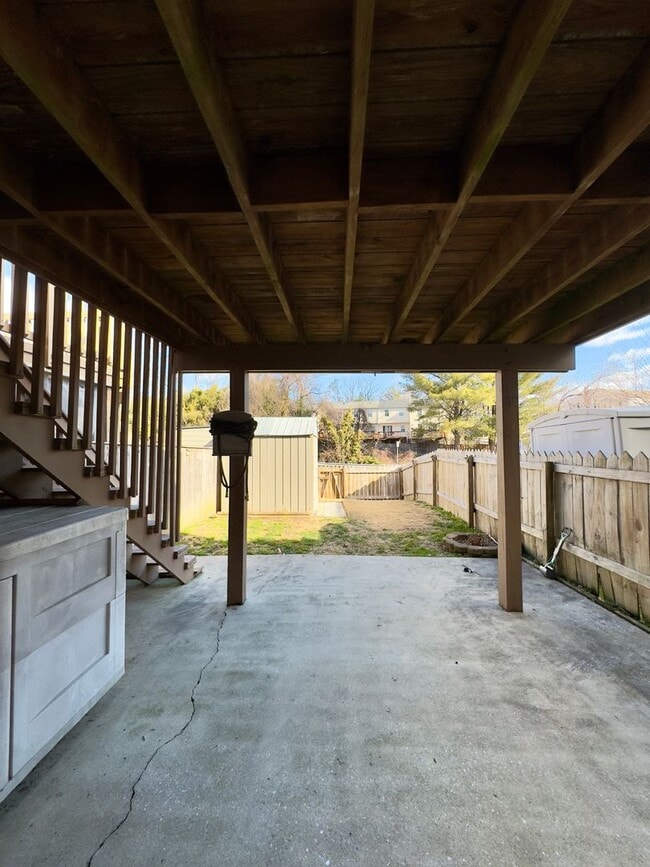 Building Photo - Charming 2 Bedroom/1.5 Bathroom Townhome in Nottingham, MD!