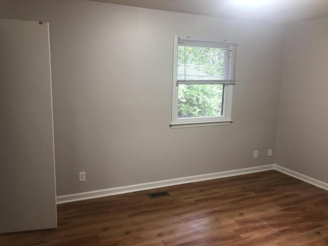 Building Photo - 1107 Dayton St, Unit H