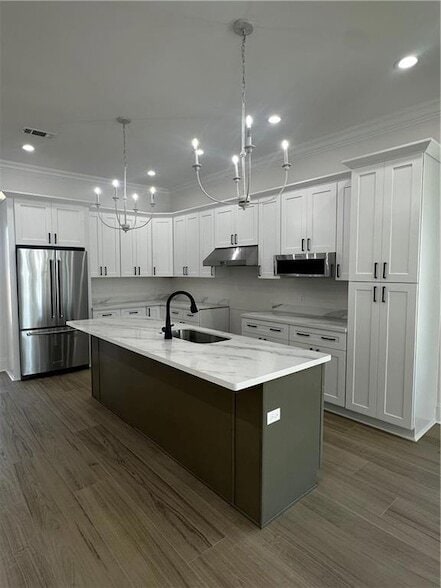 Building Photo - 2300 Pirate Dr