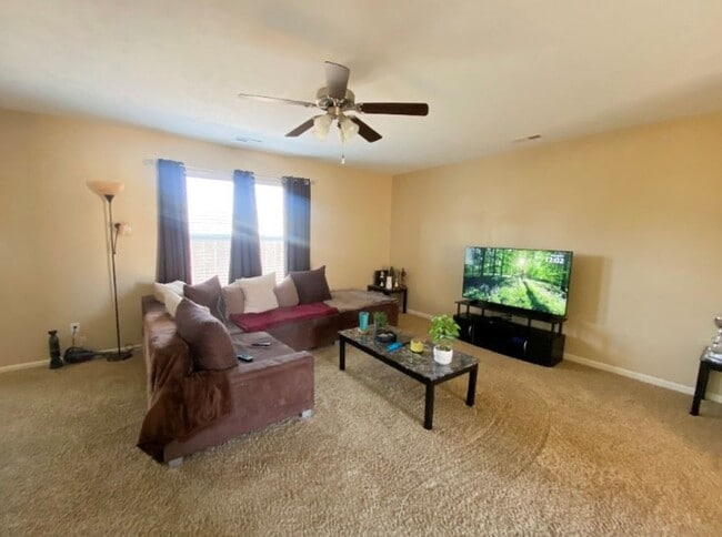 Building Photo - Italian Estates Property Management