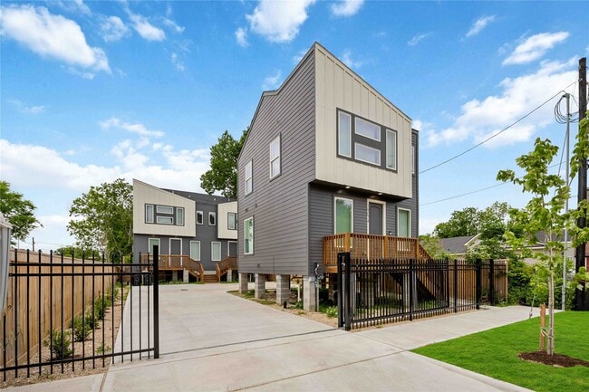 Building Photo - 1907 Hailey St