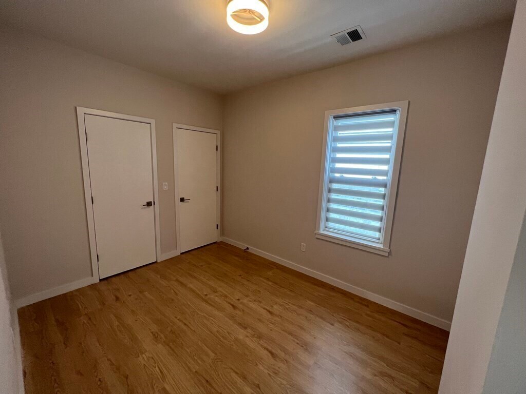 Building Photo - 7 Transit St