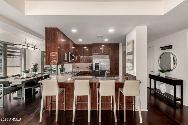 Building Photo - 7141 E Rancho Vista Dr