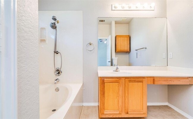 Building Photo - 2901 Rainy River Dr