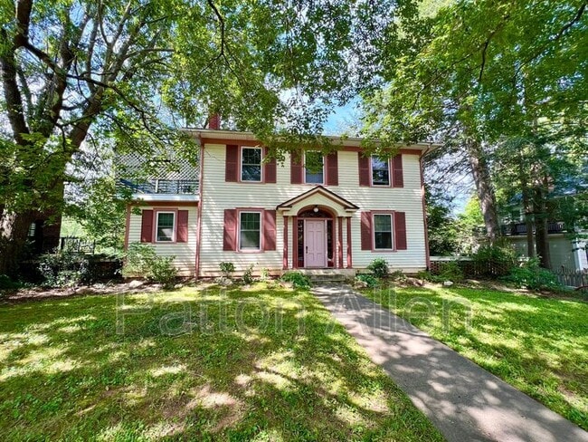 Primary Photo - 130 Edwin Pl