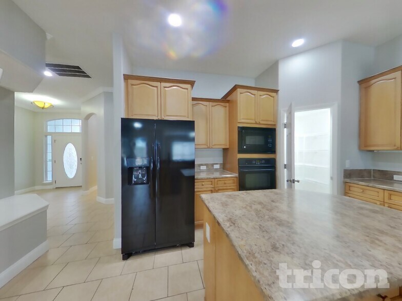 Building Photo - 821 Songbird Dr