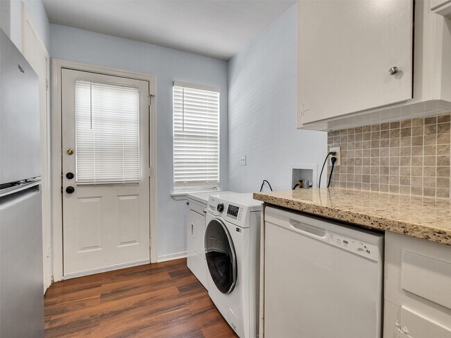 Building Photo - 5230 Arboles Dr