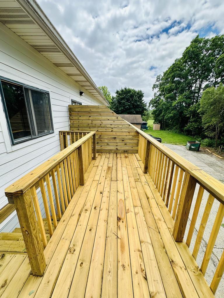 Building Photo - 410 Pine Lake Ave