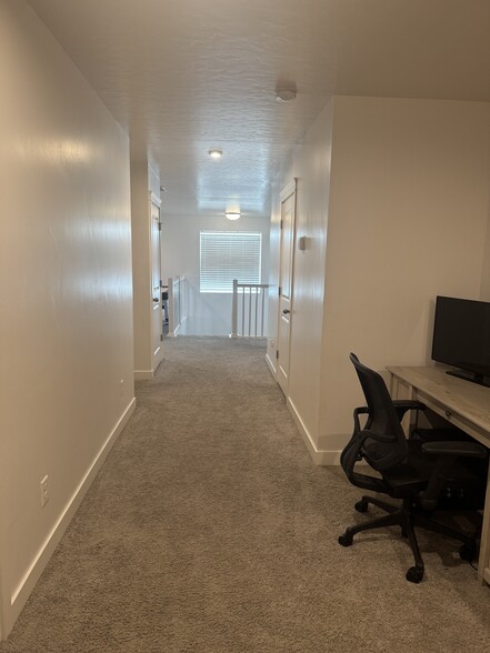 Building Photo - 1538 W 990 S