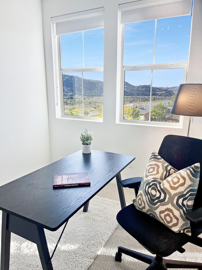 Building Photo - 1100 Lasso Way