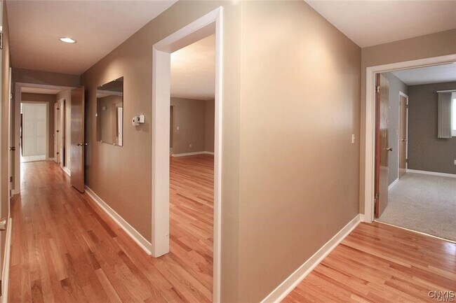 Building Photo - 101 Britain Rd