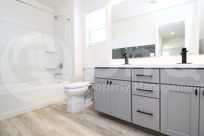 Building Photo - 7549 N 125th Dr