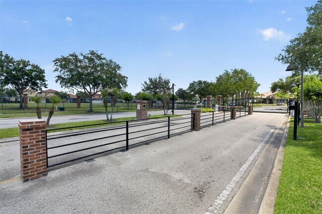 Building Photo - 1973 Fishtail Fern Way