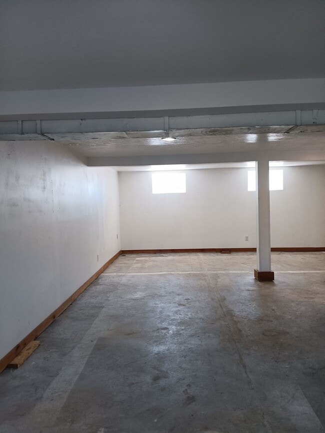 Building Photo - Beautiful Secluded Farmhouse & Shop is Ava...
