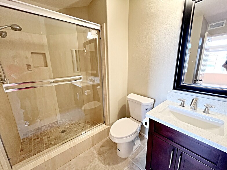 Building Photo - 12460 Picrus St