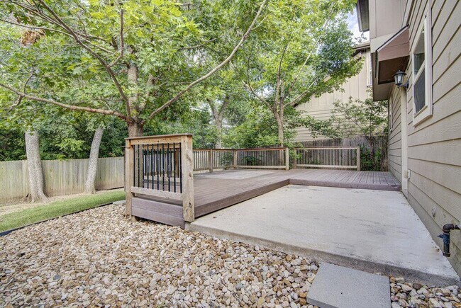 Building Photo - 7337 Menchaca Rd