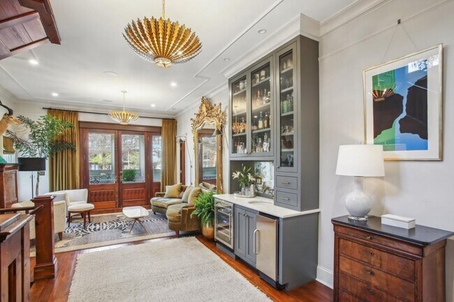 Building Photo - 788 Lake Ave NE