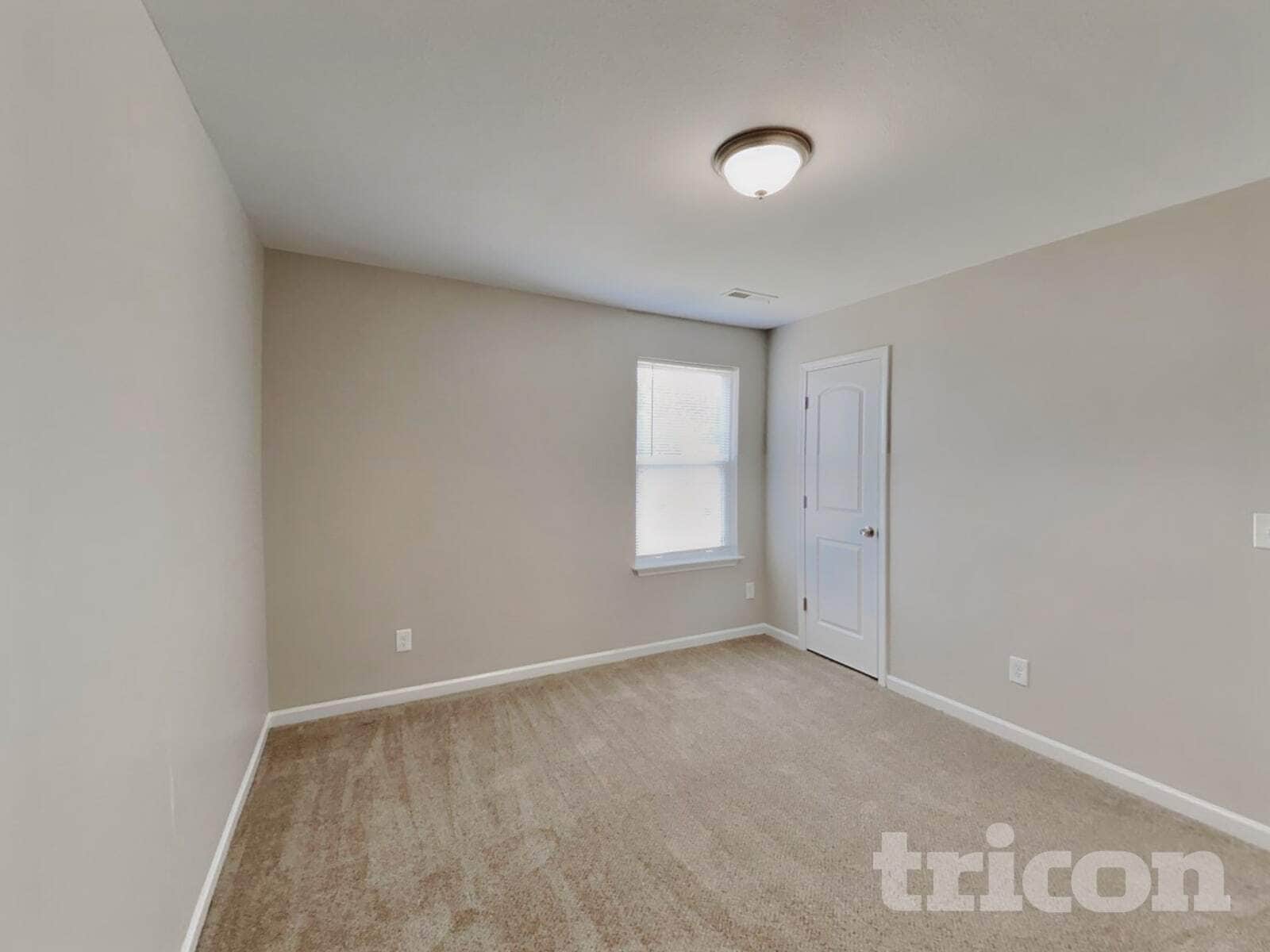 Building Photo - 6800 Lakinsville Ln