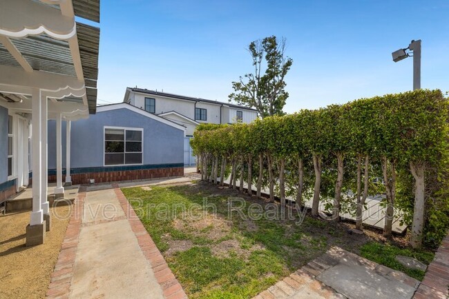 Building Photo - 12827 Rubens Ave