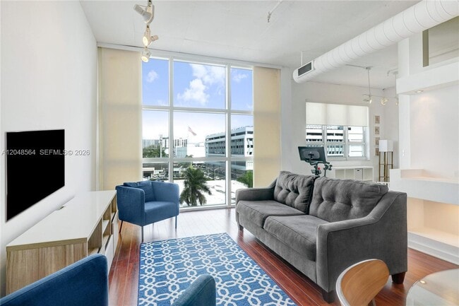 Building Photo - 2001 Biscayne Blvd