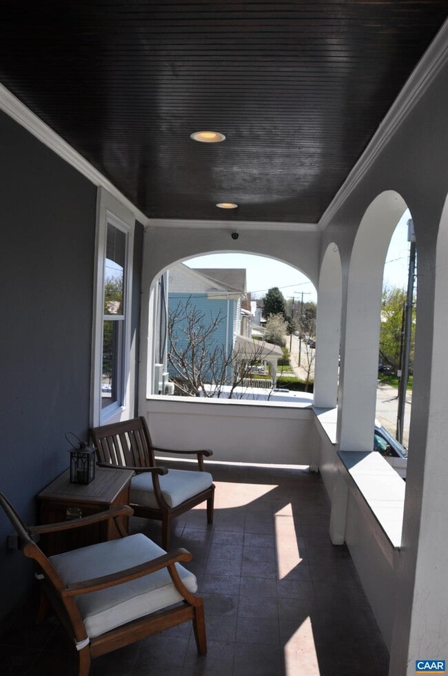 Building Photo - 827 Nalle St