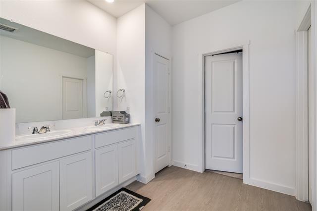 Building Photo - 4016 Daisy Holw Lp