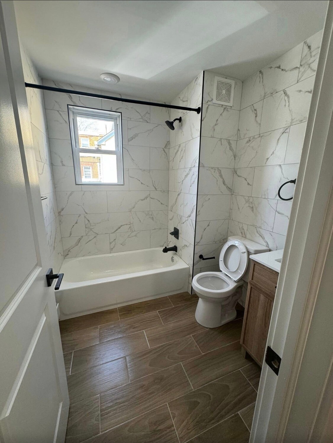 Building Photo - 1822 Rhawn St