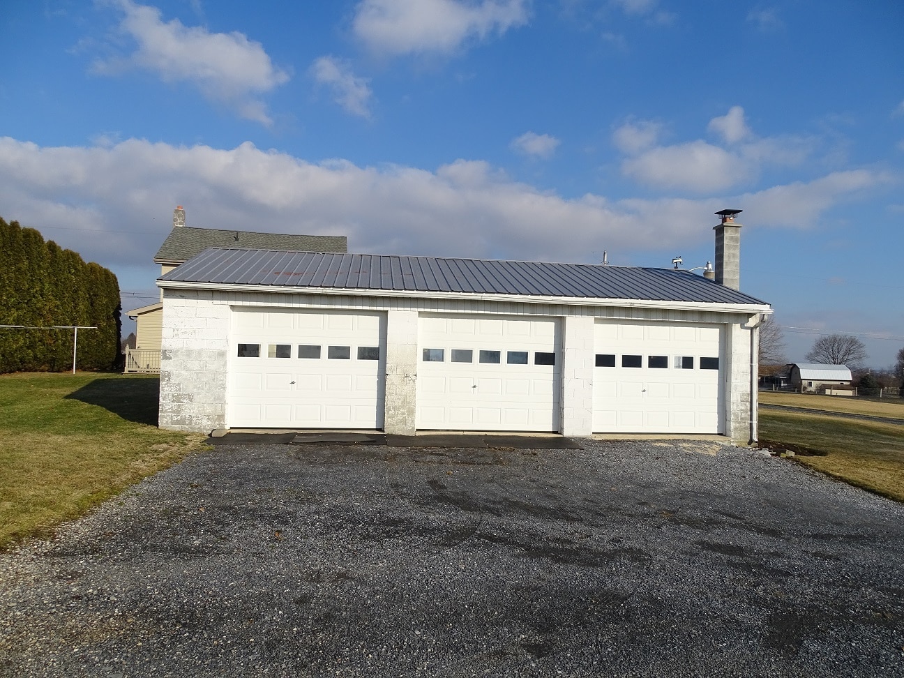 Building Photo - 454 Race Rd