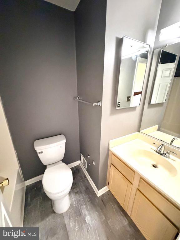 Building Photo - 5053 Colburn Terrace