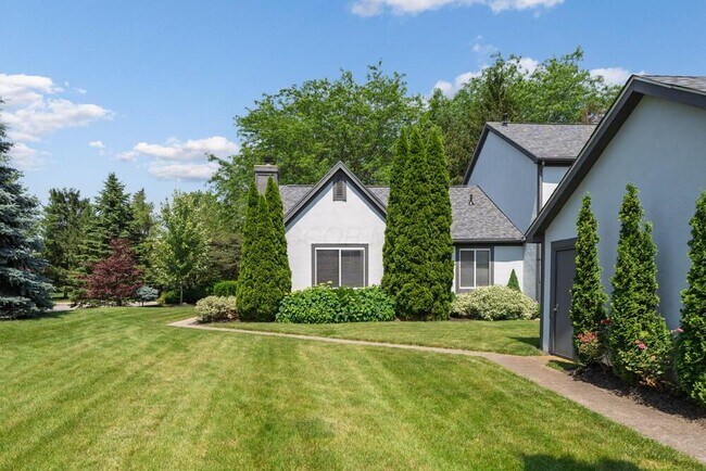 Building Photo - 6251 Tara Hill Dr