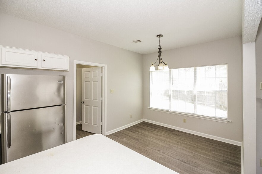 Building Photo - 7899 Brady Creek Cove