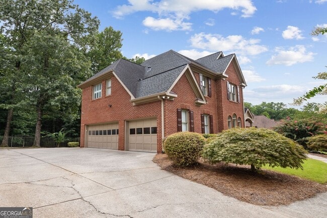 Building Photo - 5170 Deerlake Dr