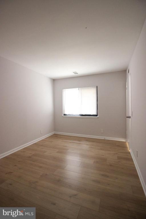 Building Photo - 2432 Glengyle Dr
