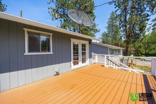 Building Photo - 4 bedroom 2 bath room house for rent in So...
